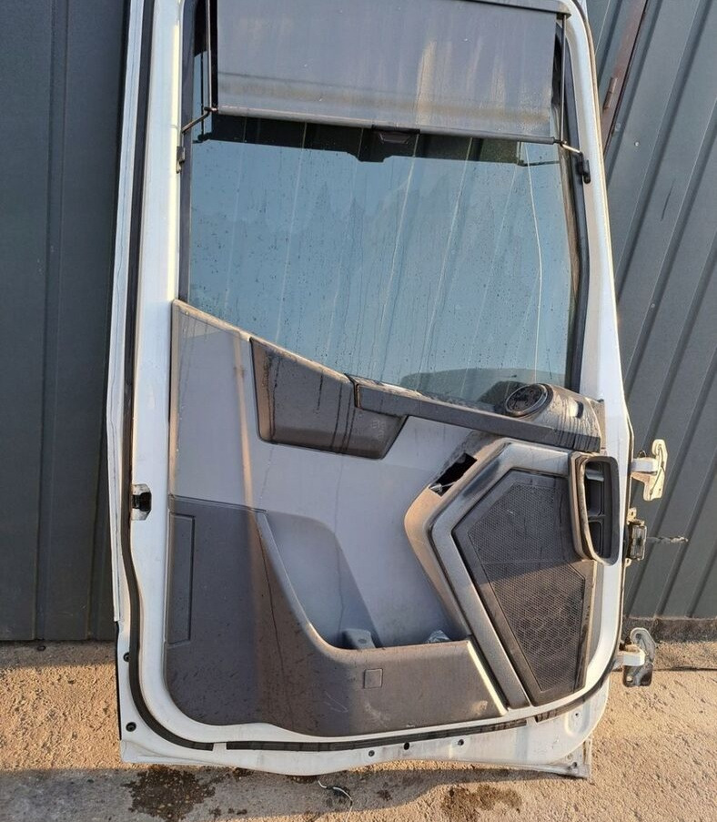 Renault GAMA T K C RANGE - Door and parts for Truck: picture 3 Renault GAMA T K C RANGE - Door and parts for Truck: picture 3