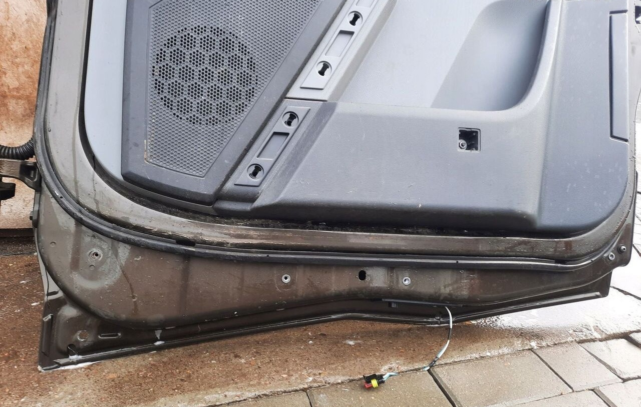 Renault GAMA T K C RANGE - Door and parts for Truck: picture 4 Renault GAMA T K C RANGE - Door and parts for Truck: picture 4