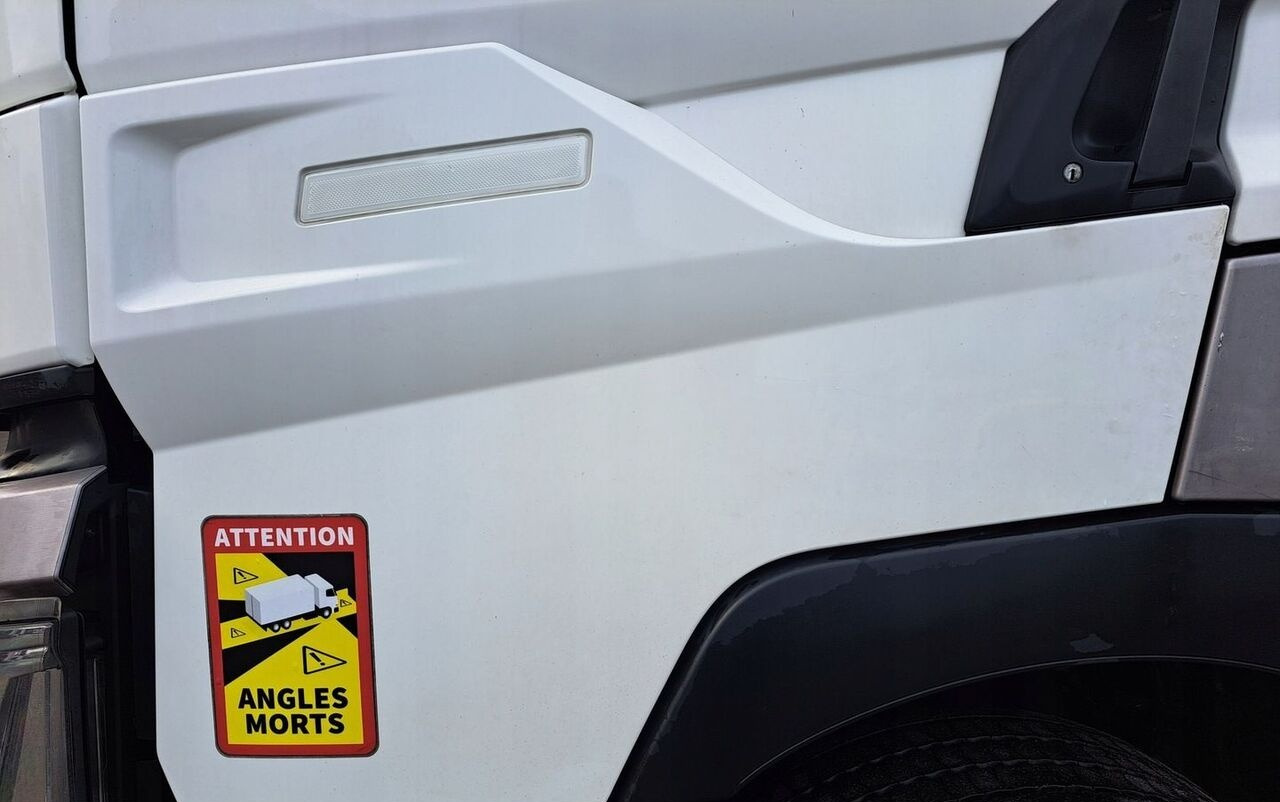 Renault GAMA T RANGE HIGH - Door and parts for Truck: picture 2 Renault GAMA T RANGE HIGH - Door and parts for Truck: picture 2