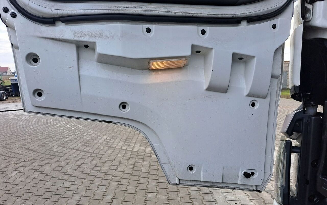 Renault GAMA T RANGE HIGH - Door and parts for Truck: picture 1 Renault GAMA T RANGE HIGH - Door and parts for Truck: picture 1