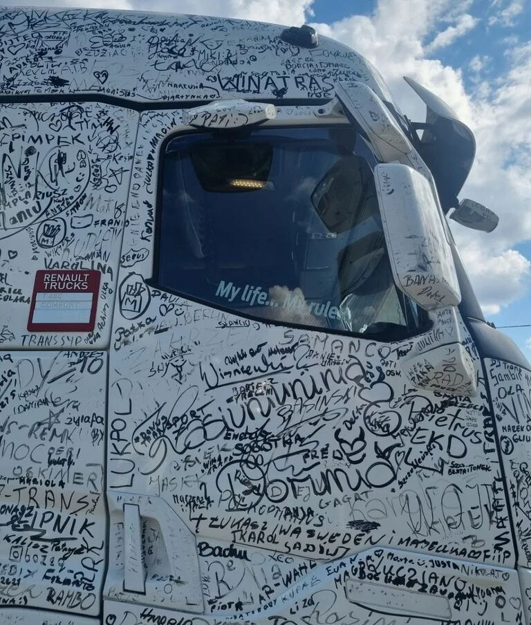 Renault KOMPLETNE PRAWE GAMA T K C RANGE WYSOKA KABINA HIGH   Renault Gama T K C - Door and parts for Truck: picture 1 Renault KOMPLETNE PRAWE GAMA T K C RANGE WYSOKA KABINA HIGH   Renault Gama T K C - Door and parts for Truck: picture 1