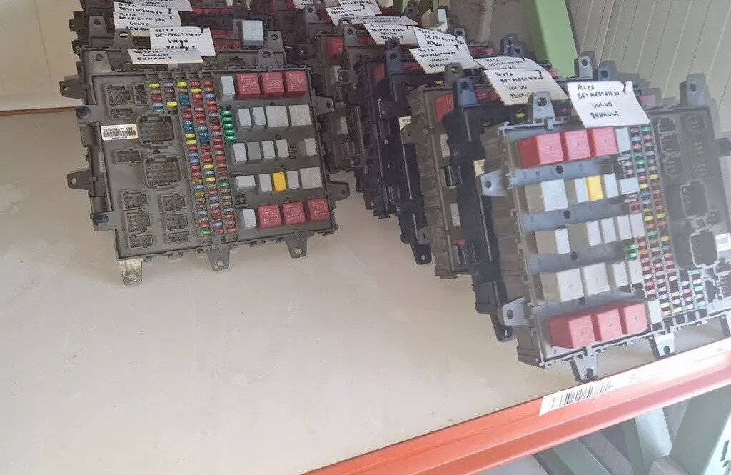 Renault OE Renault RENAULT MIDLUM DXI VOLVO FL FE KERAX truck - Fuse for Truck: picture 1 Renault OE Renault RENAULT MIDLUM DXI VOLVO FL FE KERAX truck - Fuse for Truck: picture 1