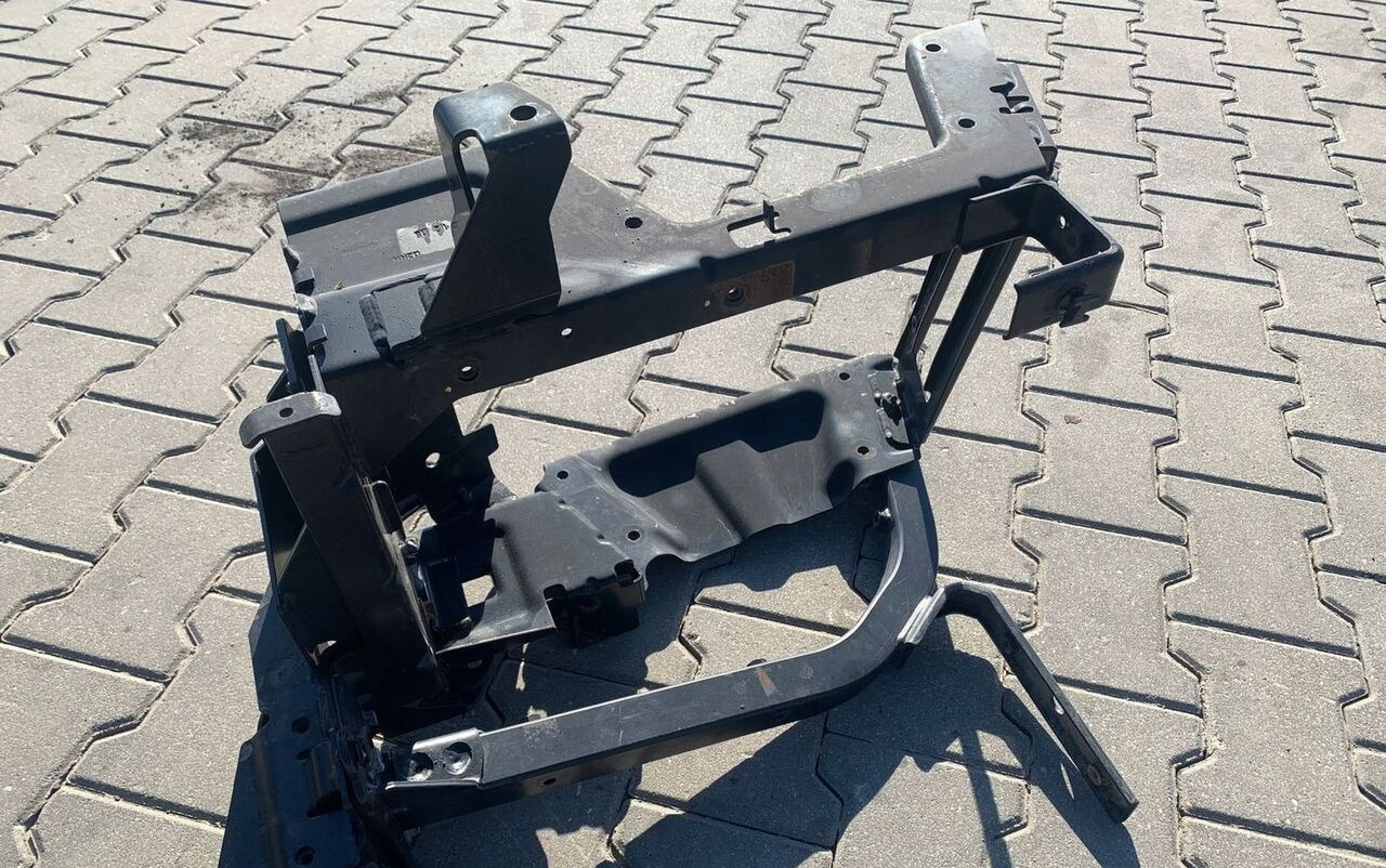 Renault STELAŻ STOPNICY STOPNIA PRAWY RENAULT GAMA T RANGE - Footstep for Truck: picture 1 Renault STELAŻ STOPNICY STOPNIA PRAWY RENAULT GAMA T RANGE - Footstep for Truck: picture 1