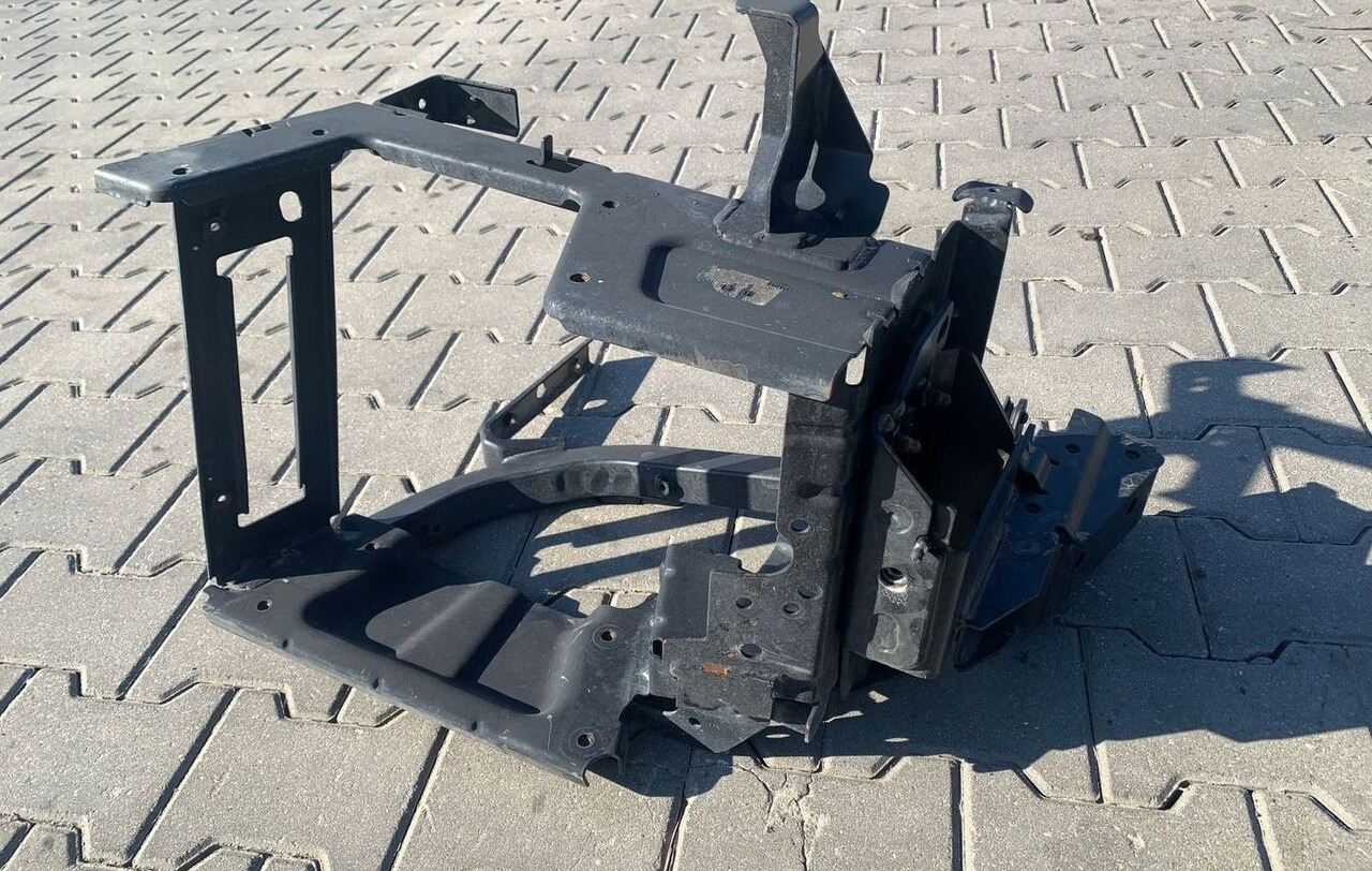 Renault STELAŻ STOPNICY STOPNIA PRAWY RENAULT GAMA T RANGE - Footstep for Truck: picture 2 Renault STELAŻ STOPNICY STOPNIA PRAWY RENAULT GAMA T RANGE - Footstep for Truck: picture 2