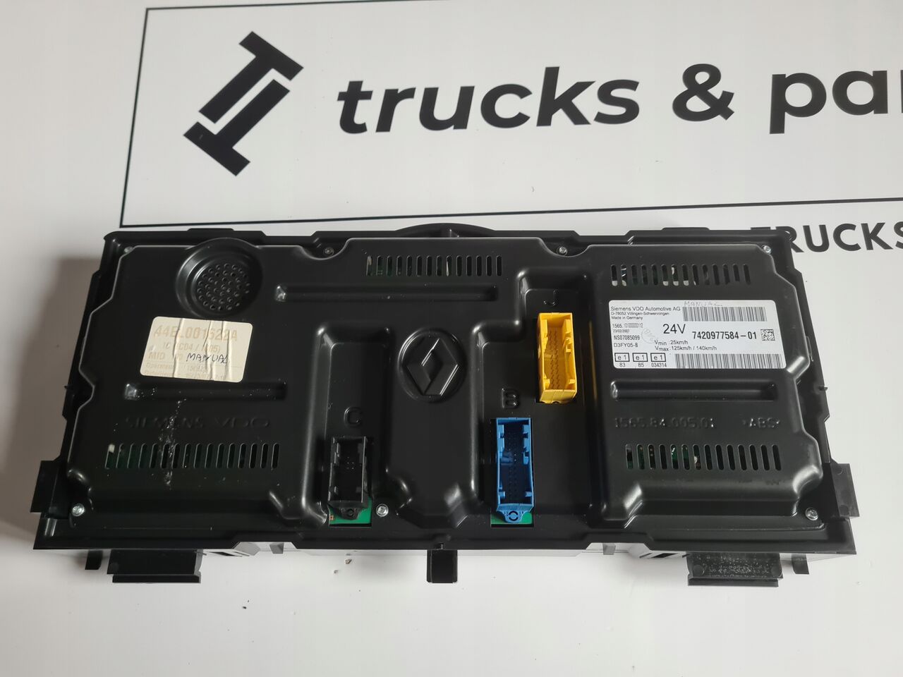 VDO ZEGARY LICZNIK MANUAL RENAULT PREMIUM MIDLUM DXI - Dashboard for Truck: picture 3 VDO ZEGARY LICZNIK MANUAL RENAULT PREMIUM MIDLUM DXI - Dashboard for Truck: picture 3