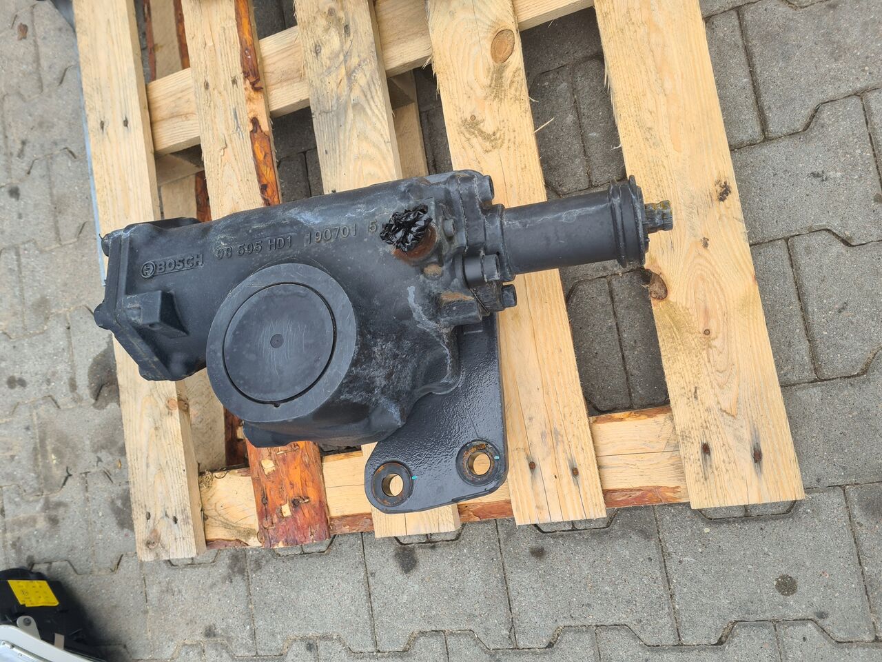 VOLVO KOLUMNA KIEROWNICZA BOSCH 170 BAR RENAULT GAMA T VOLVO FH 4 FM 4 FH 5 FM 5 - Steering gear for Truck: picture 3 VOLVO KOLUMNA KIEROWNICZA BOSCH 170 BAR RENAULT GAMA T VOLVO FH 4 FM 4 FH 5 FM 5 - Steering gear for Truck: picture 3