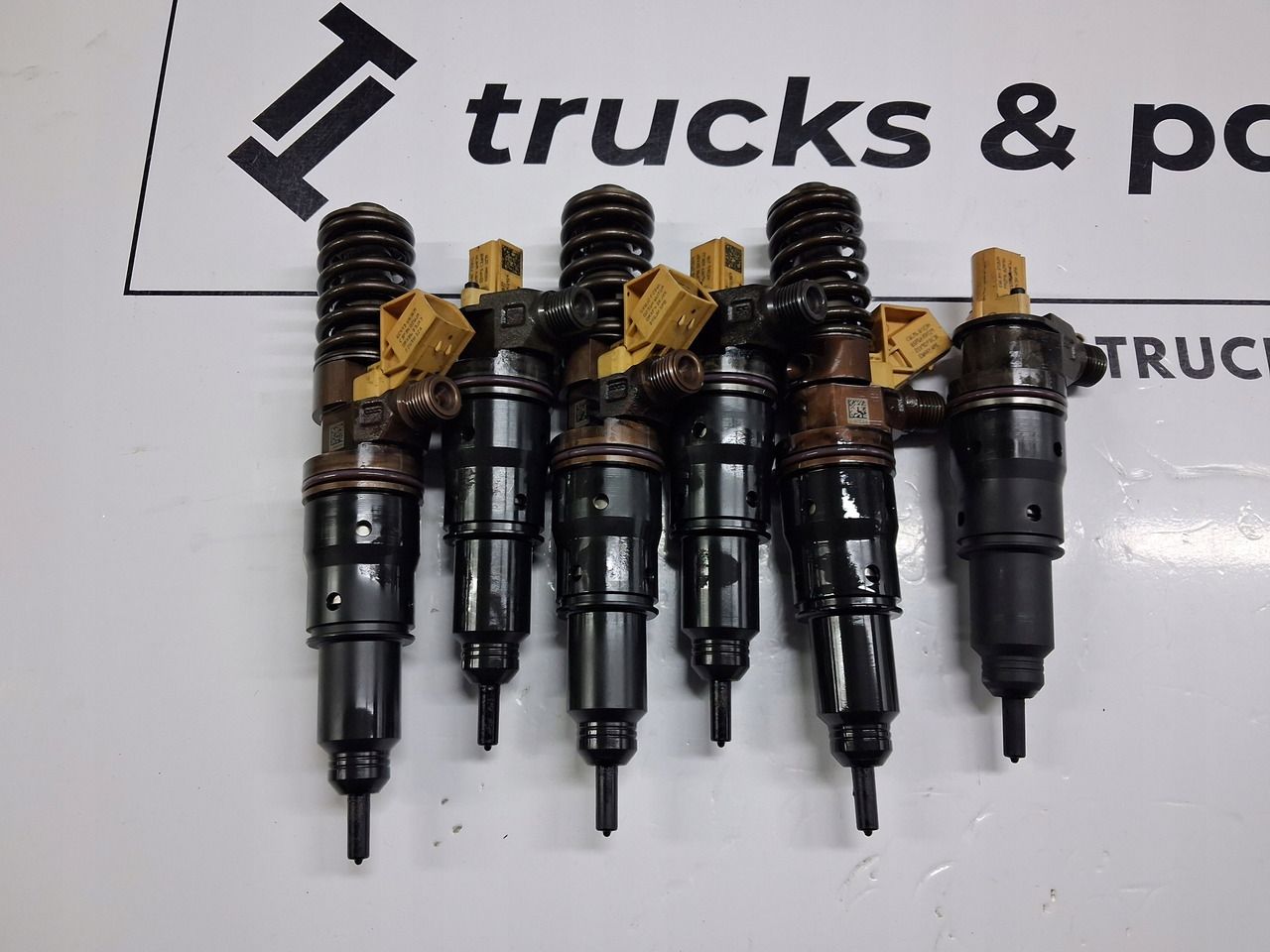 VOLVO POMPOWTRYSKIWACZE WTRYSKI COMMON RAIL VOLVO FH FM 4 5 RENAULT GAMA T EVO - Injector for Truck: picture 2 VOLVO POMPOWTRYSKIWACZE WTRYSKI COMMON RAIL VOLVO FH FM 4 5 RENAULT GAMA T EVO - Injector for Truck: picture 2
