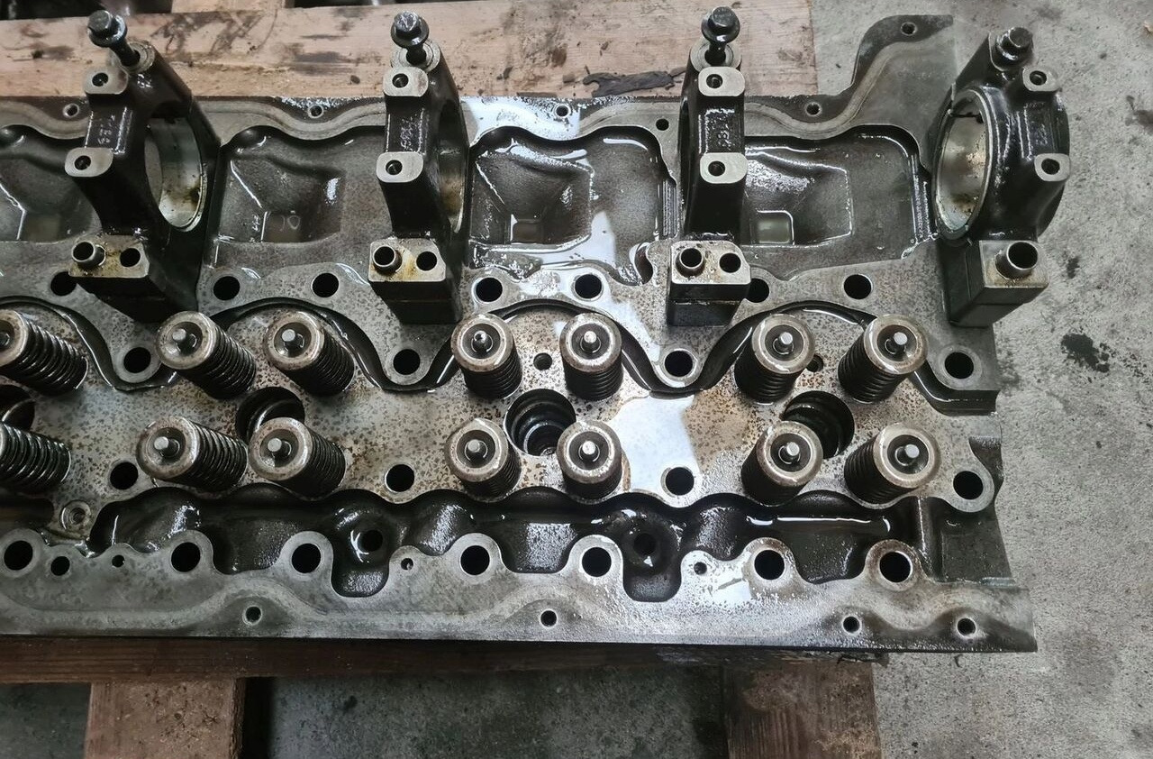 Volvo 20504632 RENAULT MAGNUM DXI 13 FH 13 FM 13 Renault MAGNUM DXI 13 VOLVO FH 13 FM 13 - Cylinder head for Truck: picture 4 Volvo 20504632 RENAULT MAGNUM DXI 13 FH 13 FM 13 Renault MAGNUM DXI 13 VOLVO FH 13 FM 13 - Cylinder head for Truck: picture 4