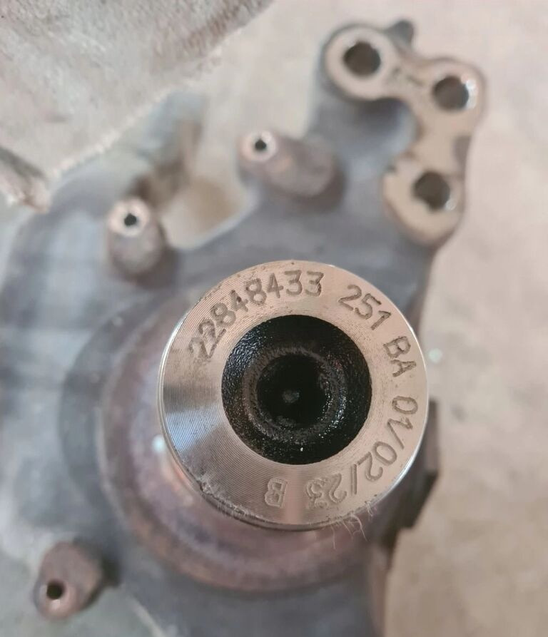 Volvo FH 4 FM 4 FH 5 FM 5 RENAULT GAMA T FI 58 22848432 22848433 Volvo VOLVO FH 4 FM 4 FH 5 FM 5 RENAULT GAMA T FI 58 22848433 - Steering knuckle for Truck: picture 2 Volvo FH 4 FM 4 FH 5 FM 5 RENAULT GAMA T FI 58 22848432 22848433 Volvo VOLVO FH 4 FM 4 FH 5 FM 5 RENAULT GAMA T FI 58 22848433 - Steering knuckle for Truck: picture 2