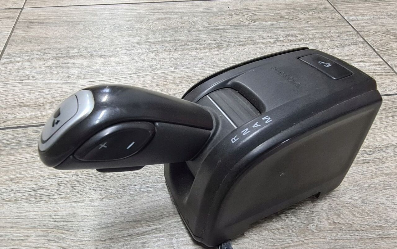 Volvo JOYSTICK ZMIANY BIEGÓW GAŁKA LEWAREK VOLVO FH FM 4 22230455 - Gear stick for Truck: picture 4 Volvo JOYSTICK ZMIANY BIEGÓW GAŁKA LEWAREK VOLVO FH FM 4 22230455 - Gear stick for Truck: picture 4