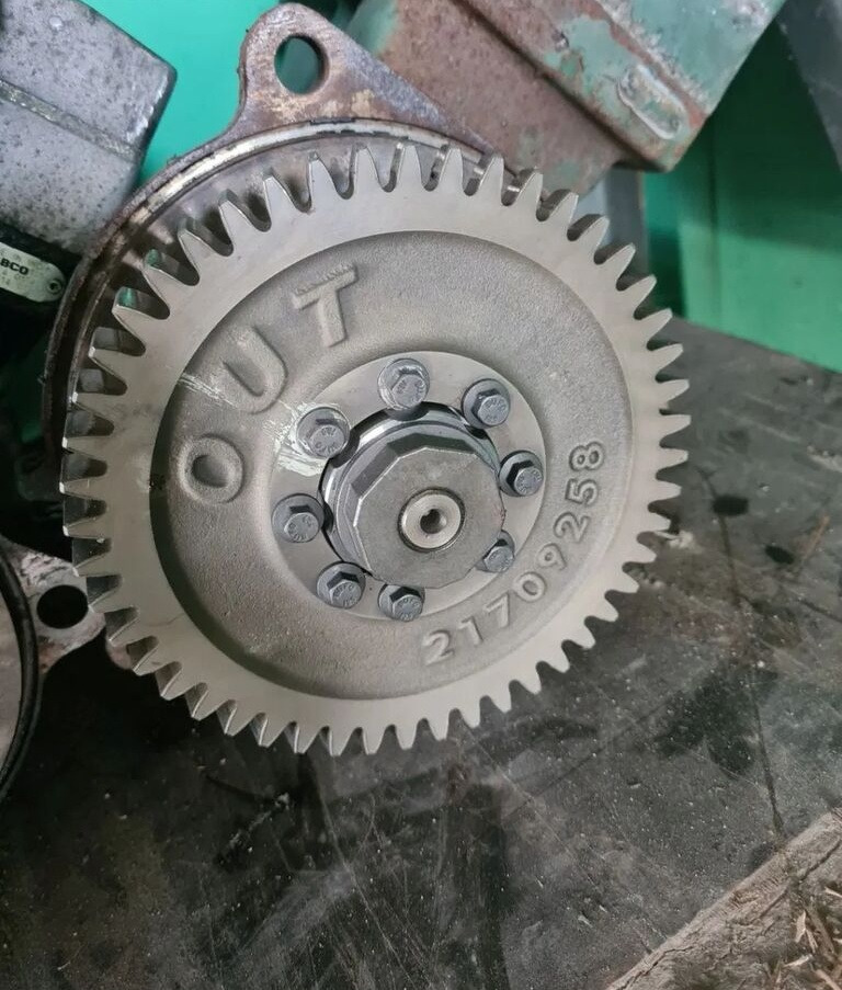 Volvo KOŁO ZĘBATE SPRĘŻARKI POWIETRZA RENAULT GAMA T FH 4 FM 4 21709258 Volvo RENAULT GAMA T VOLVO FH 4 FM 4 - Camshaft for Truck: picture 1 Volvo KOŁO ZĘBATE SPRĘŻARKI POWIETRZA RENAULT GAMA T FH 4 FM 4 21709258 Volvo RENAULT GAMA T VOLVO FH 4 FM 4 - Camshaft for Truck: picture 1