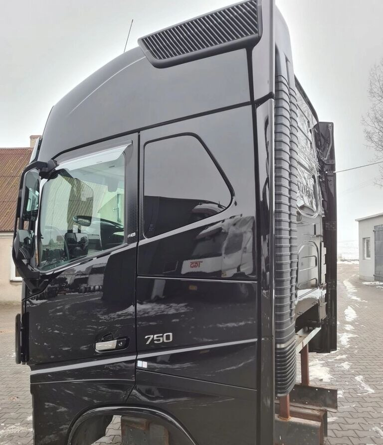 Volvo KOMPLETNA FH 16 750 EURO 6 GLOBETROTTER 2018 ROK Volvo VOLVO FH 16 750 EURO 6 GLOBETROTTER 2018 ROK - Cab for Truck: picture 3 Volvo KOMPLETNA FH 16 750 EURO 6 GLOBETROTTER 2018 ROK Volvo VOLVO FH 16 750 EURO 6 GLOBETROTTER 2018 ROK - Cab for Truck: picture 3