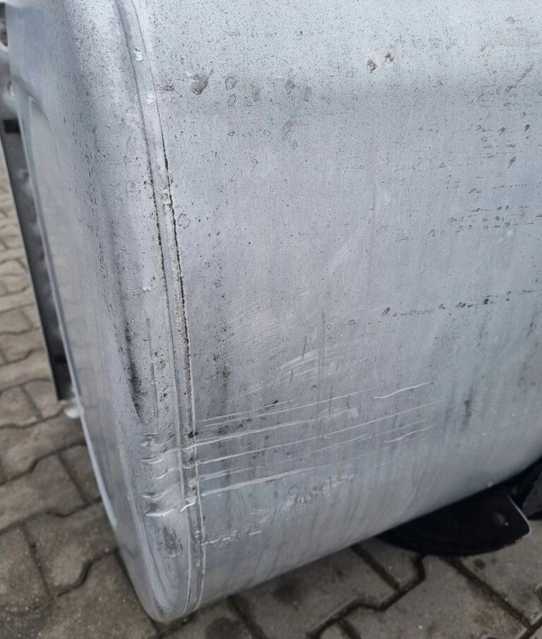 Volvo OE 21220089 Renault 12 truck - Fuel tank for Truck: picture 2 Volvo OE 21220089 Renault 12 truck - Fuel tank for Truck: picture 2