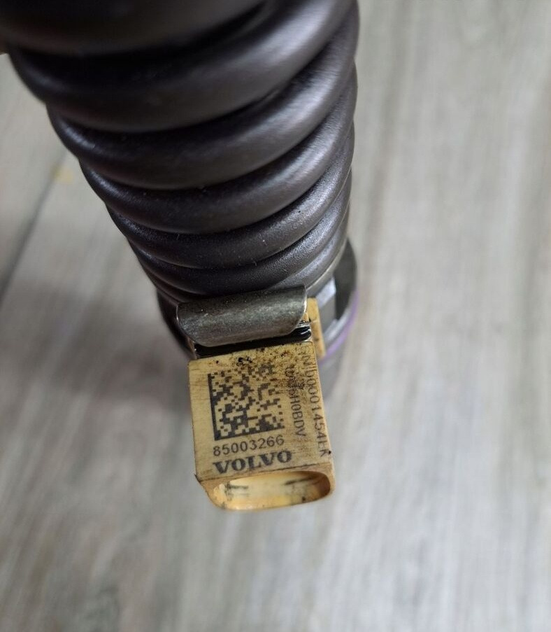 Volvo POMPOWTRYSKIWACZ WTRYSK RENAULT DXI VOLVO FH FM 13 85003266 - Injector for Truck: picture 3 Volvo POMPOWTRYSKIWACZ WTRYSK RENAULT DXI VOLVO FH FM 13 85003266 - Injector for Truck: picture 3