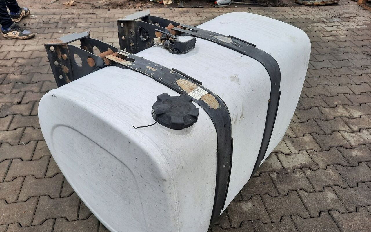 Volvo ZBIORNIK PALIWA VOLVO FH FM 4 100/70/70 20503505 - Fuel tank for Truck: picture 1 Volvo ZBIORNIK PALIWA VOLVO FH FM 4 100/70/70 20503505 - Fuel tank for Truck: picture 1