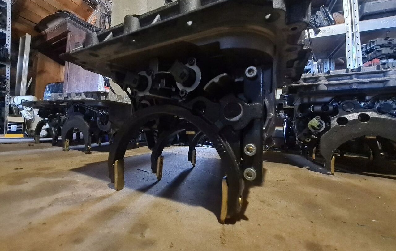 WABCO WYBIERAK SKRZYNI I-SHIFT D RENAULT DXI VOLVO FH FM - ECU for Truck: picture 1 WABCO WYBIERAK SKRZYNI I-SHIFT D RENAULT DXI VOLVO FH FM - ECU for Truck: picture 1