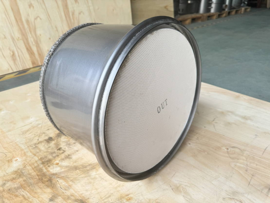 MAN Roetfilter / Partikelfilter / FAP TGX, TGS 81151030164, 81151039130, 8115103 - Exhaust system for Truck: picture 3 MAN Roetfilter / Partikelfilter / FAP TGX, TGS 81151030164, 81151039130, 8115103 - Exhaust system for Truck: picture 3