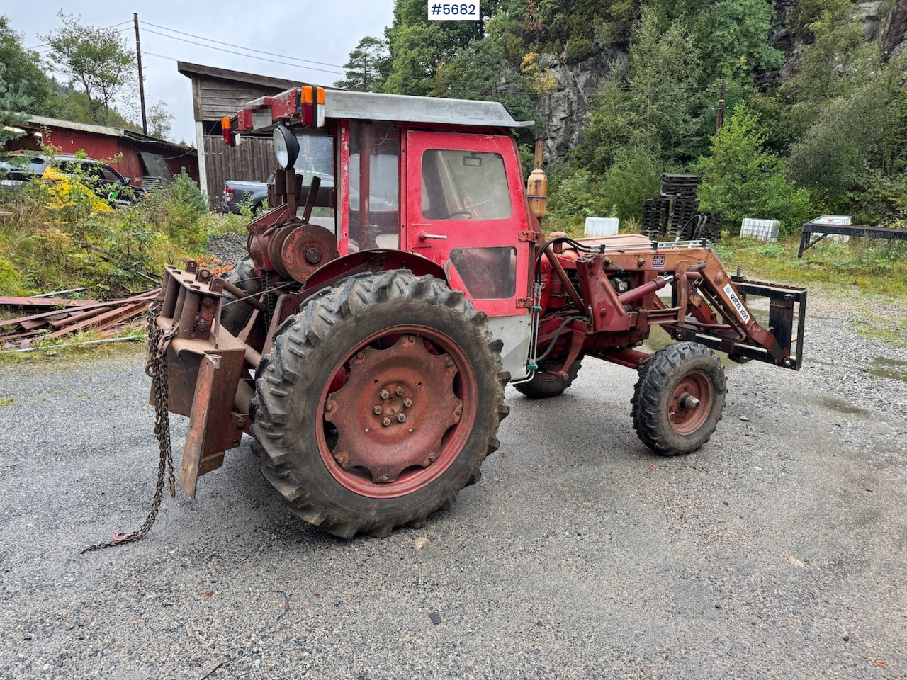1971 Volvo 400 Buster w/ front loader and winch - Farm tractor: picture 5 1971 Volvo 400 Buster w/ front loader and winch - Farm tractor: picture 5