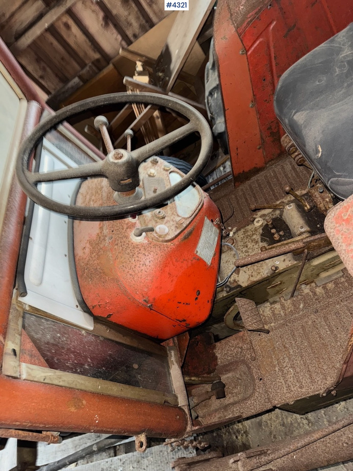 Farm tractor 1971 Zetor 4511: picture 13