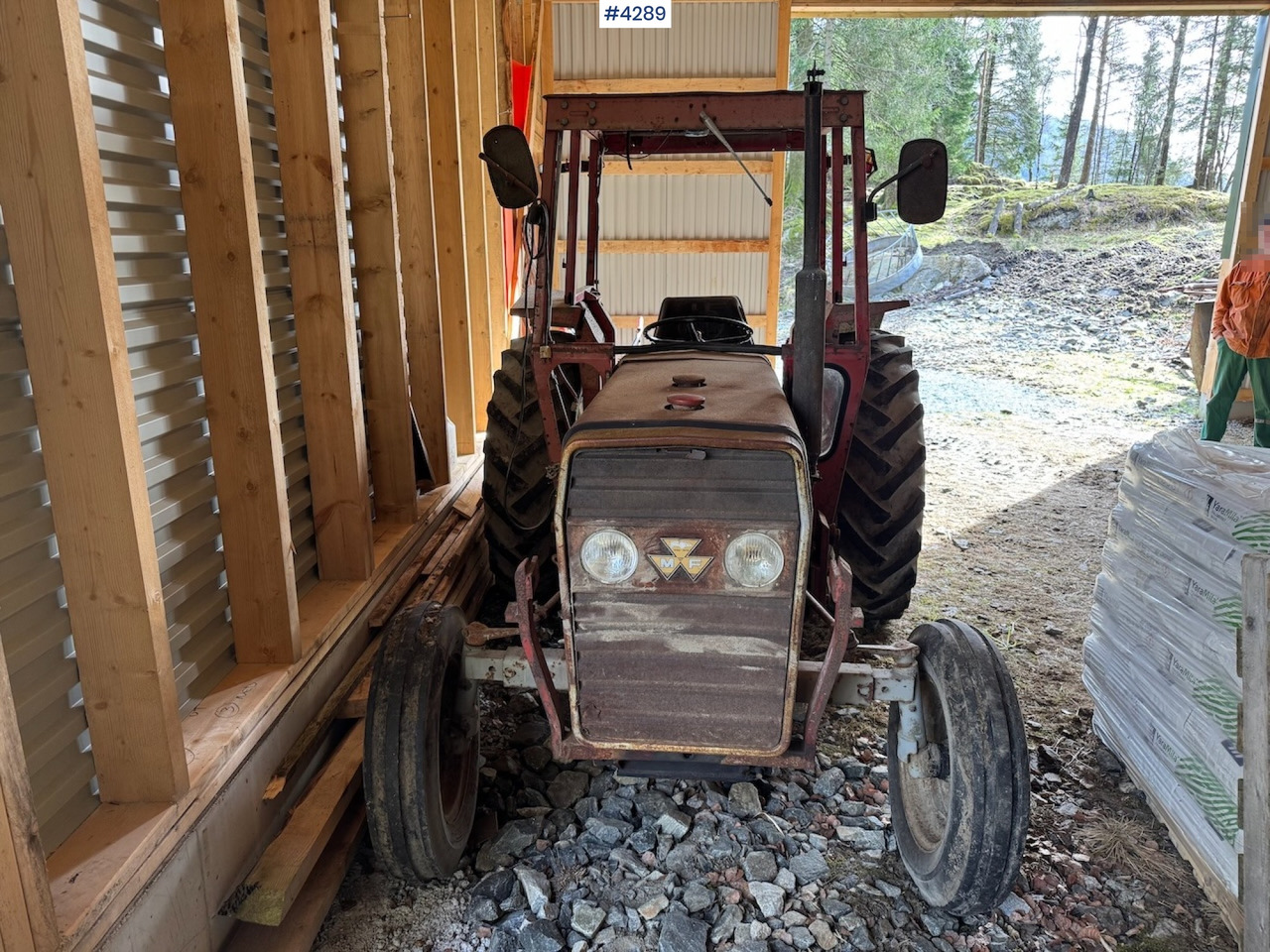 1980 Massey Ferguson 235 w/loader - Farm tractor: picture 5 1980 Massey Ferguson 235 w/loader - Farm tractor: picture 5