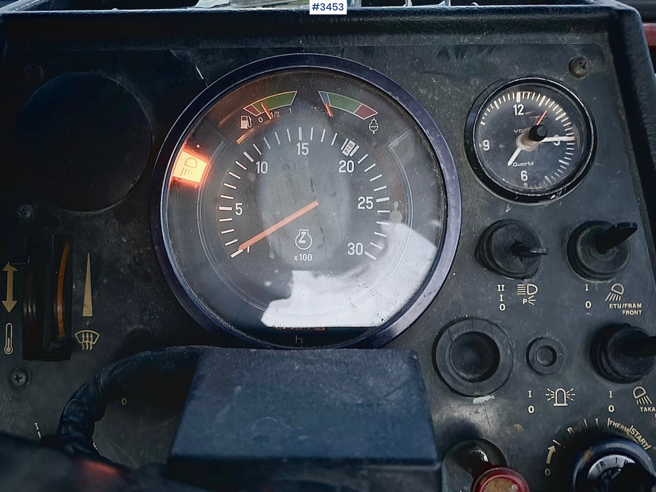 Farm tractor 1984 Valmet 505 turbo w/ Front loader: picture 8