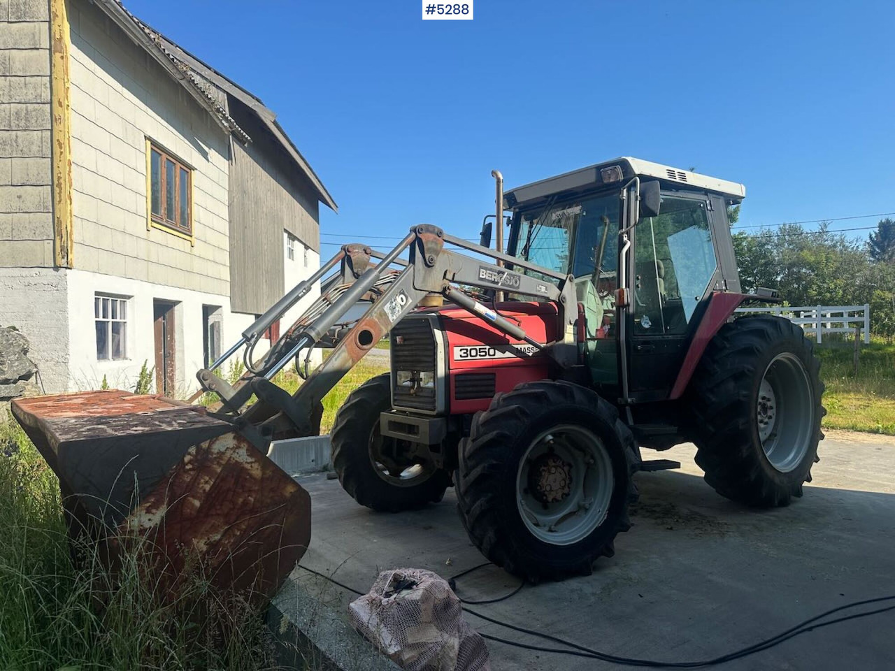 1987 Massey-Ferguson with front loader and round bale lifter. SEE VIDEO. - Farm tractor: picture 3 1987 Massey-Ferguson with front loader and round bale lifter. SEE VIDEO. - Farm tractor: picture 3
