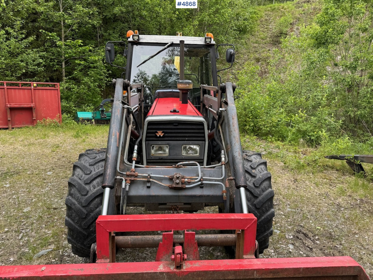 1988 Massey Ferguson 375 w/front loader - Farm tractor: picture 4 1988 Massey Ferguson 375 w/front loader - Farm tractor: picture 4