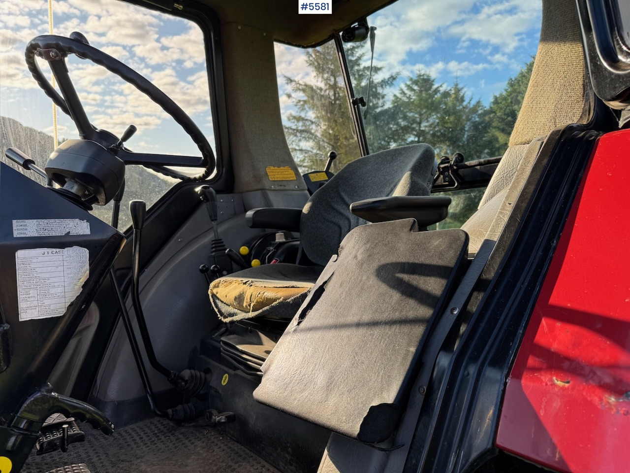 Farm tractor 1992 Case IH 845 XL w/ front hydraulics: picture 19 Farm tractor 1992 Case IH 845 XL w/ front hydraulics: picture 19