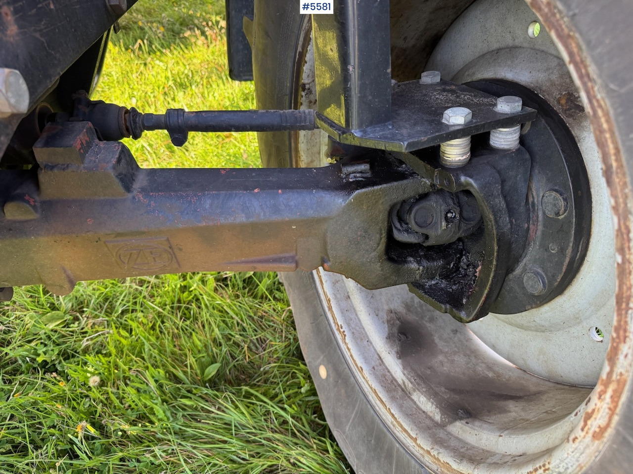 Farm tractor 1992 Case IH 845 XL w/ front hydraulics: picture 15 Farm tractor 1992 Case IH 845 XL w/ front hydraulics: picture 15