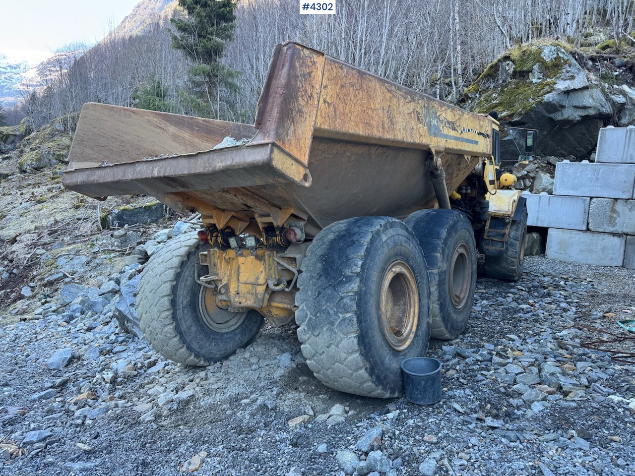 1996 Volvo A25C 6x6 - Articulated dumper: picture 4 1996 Volvo A25C 6x6 - Articulated dumper: picture 4