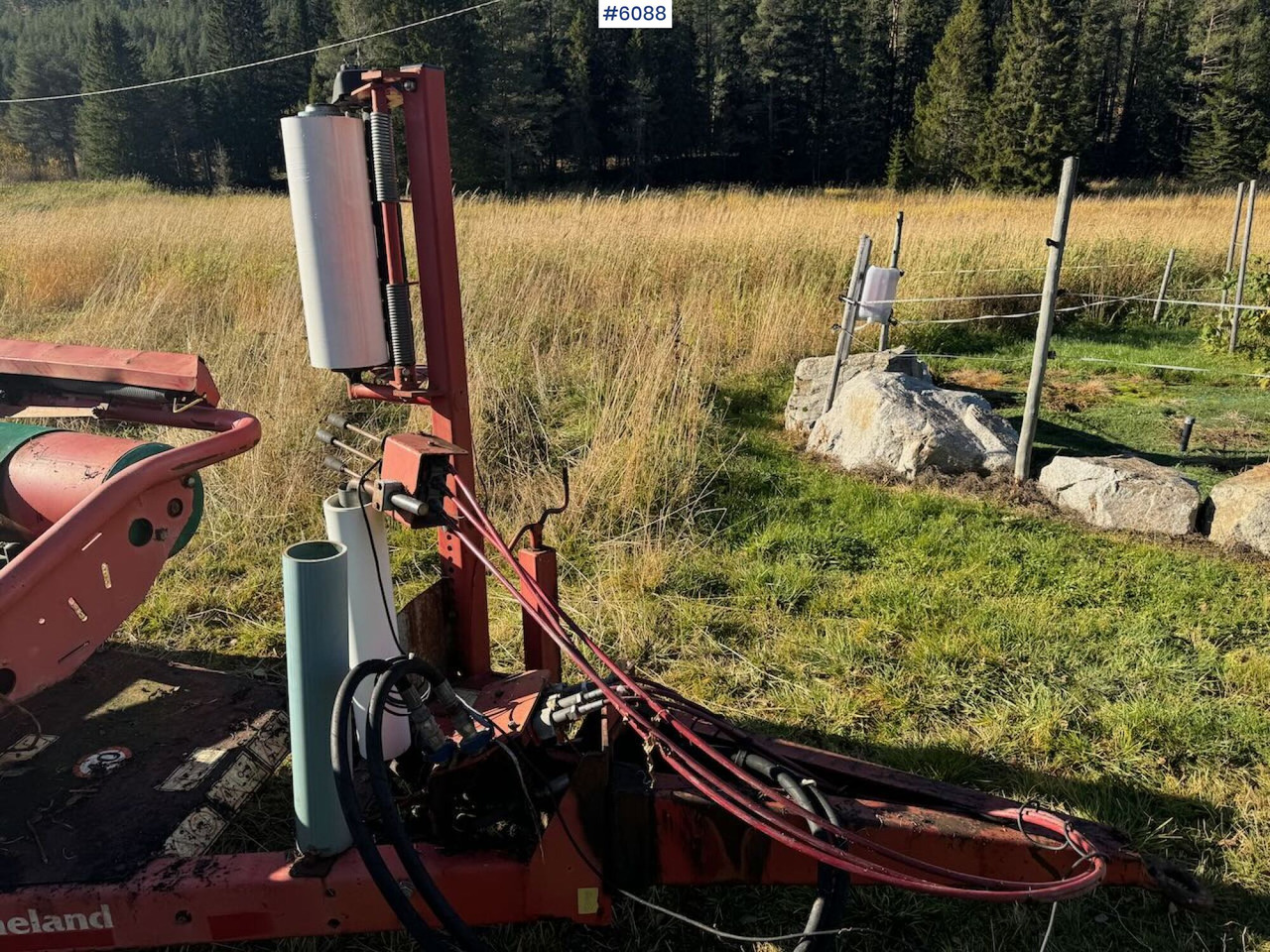 Hay and forage equipment 1998 Kverneland 7335 Round bale wrapper: picture 9 Hay and forage equipment 1998 Kverneland 7335 Round bale wrapper: picture 9