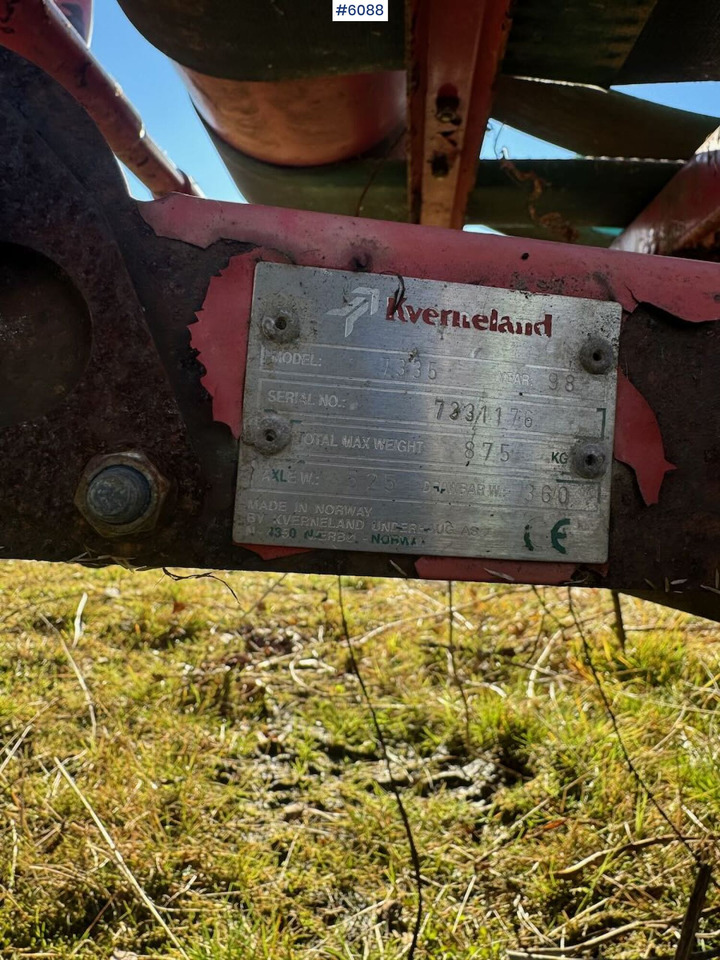 Hay and forage equipment 1998 Kverneland 7335 Round bale wrapper: picture 15 Hay and forage equipment 1998 Kverneland 7335 Round bale wrapper: picture 15