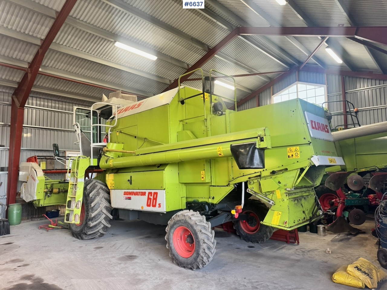 1999 Claas Dominator 68 S combine harvester with twin wheels. Well-maintained / Recently upgraded! - Combine harvester: picture 4 1999 Claas Dominator 68 S combine harvester with twin wheels. Well-maintained / Recently upgraded! - Combine harvester: picture 4