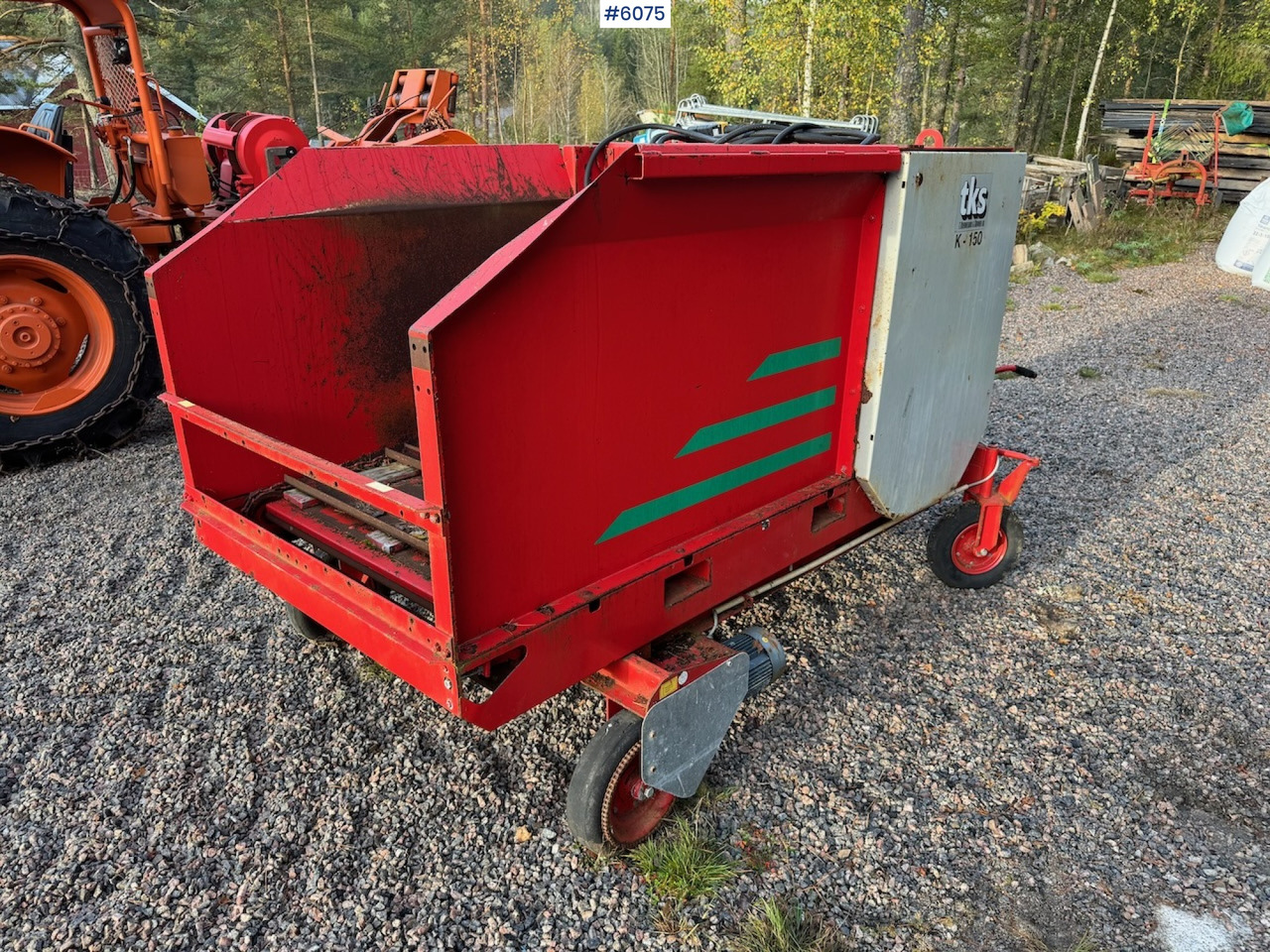 2000 TKS K-150 Round bale cutter with wheel drive. - Hay and forage equipment: picture 5 2000 TKS K-150 Round bale cutter with wheel drive. - Hay and forage equipment: picture 5
