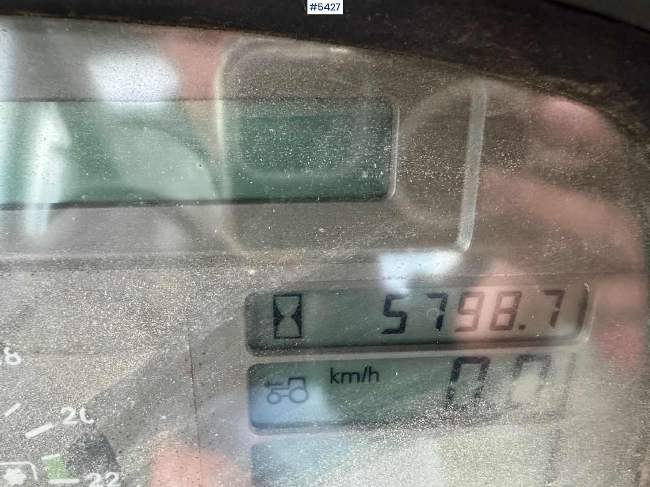 Farm tractor 2001 Deutz Fahr Agrotron 90 w/front loader.: picture 18