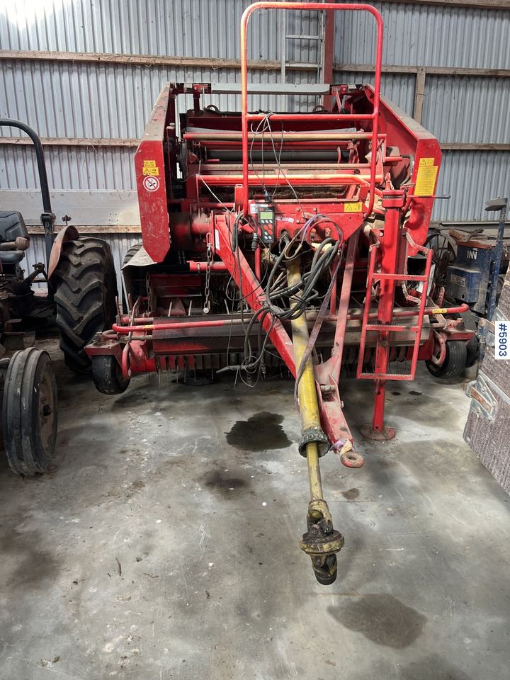 2005 Welger RP 235 press w/ net - Hay and forage equipment: picture 2 2005 Welger RP 235 press w/ net - Hay and forage equipment: picture 2