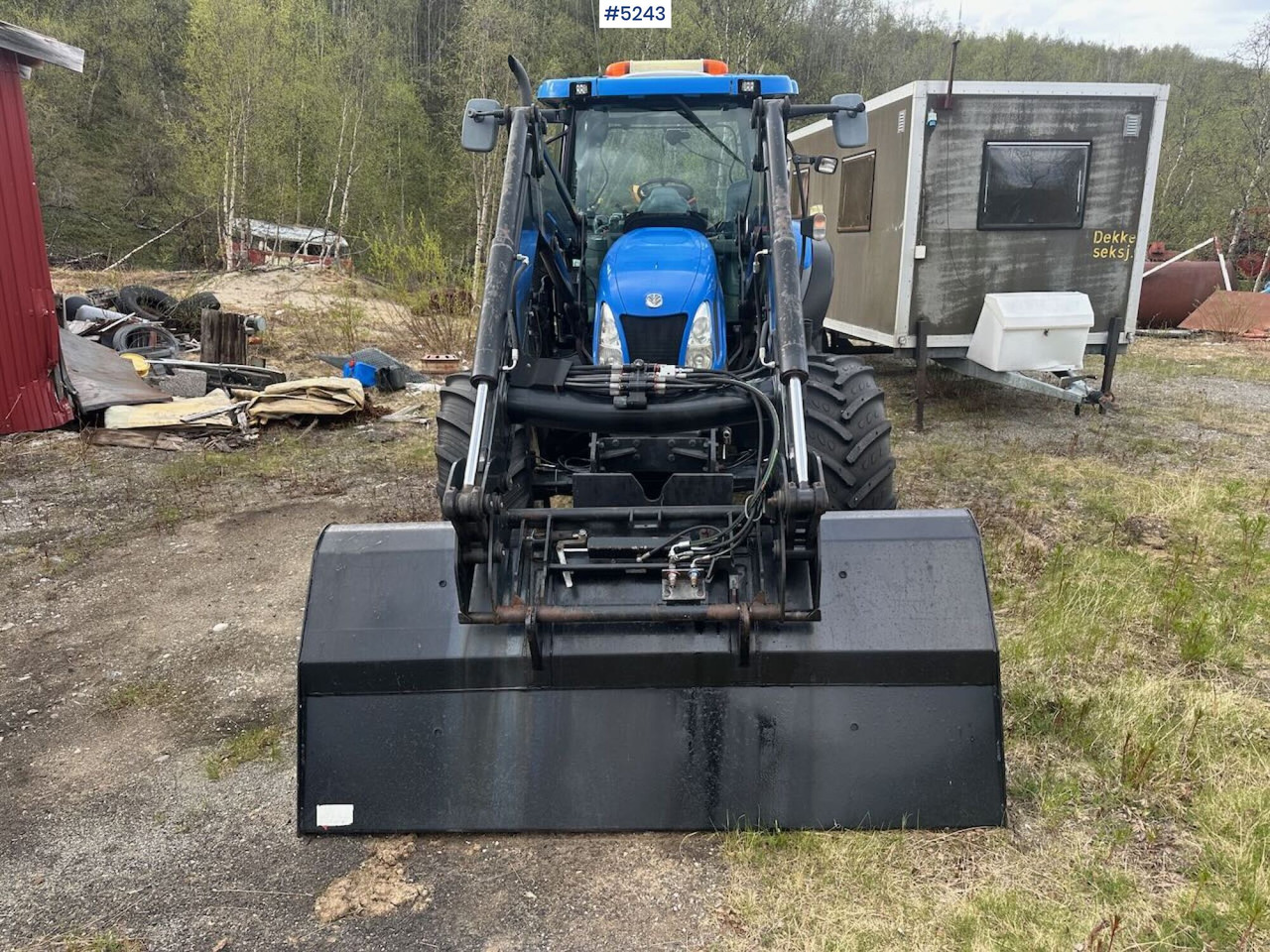 2007 New Holland TS135 4x4 tractor w/ front loader. WATCH VIDEO. - Farm tractor: picture 3 2007 New Holland TS135 4x4 tractor w/ front loader. WATCH VIDEO. - Farm tractor: picture 3