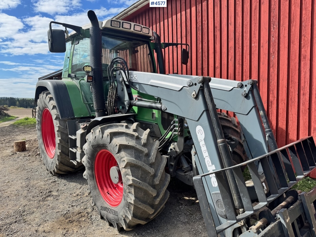 2009 Fendt 415 Vario 4x4 w/ Front hydraulics and Front loader. - Farm tractor: picture 2 2009 Fendt 415 Vario 4x4 w/ Front hydraulics and Front loader. - Farm tractor: picture 2