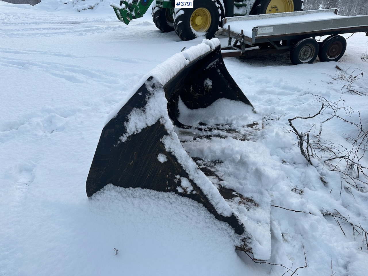 Farm tractor 2010 New Holland T6040 4x4 plow rigged tractor w/ Trima +3.0p front loader, brand new chains, snow bucket and Westbjørn snow blower. WATCH VIDEO.: picture 43