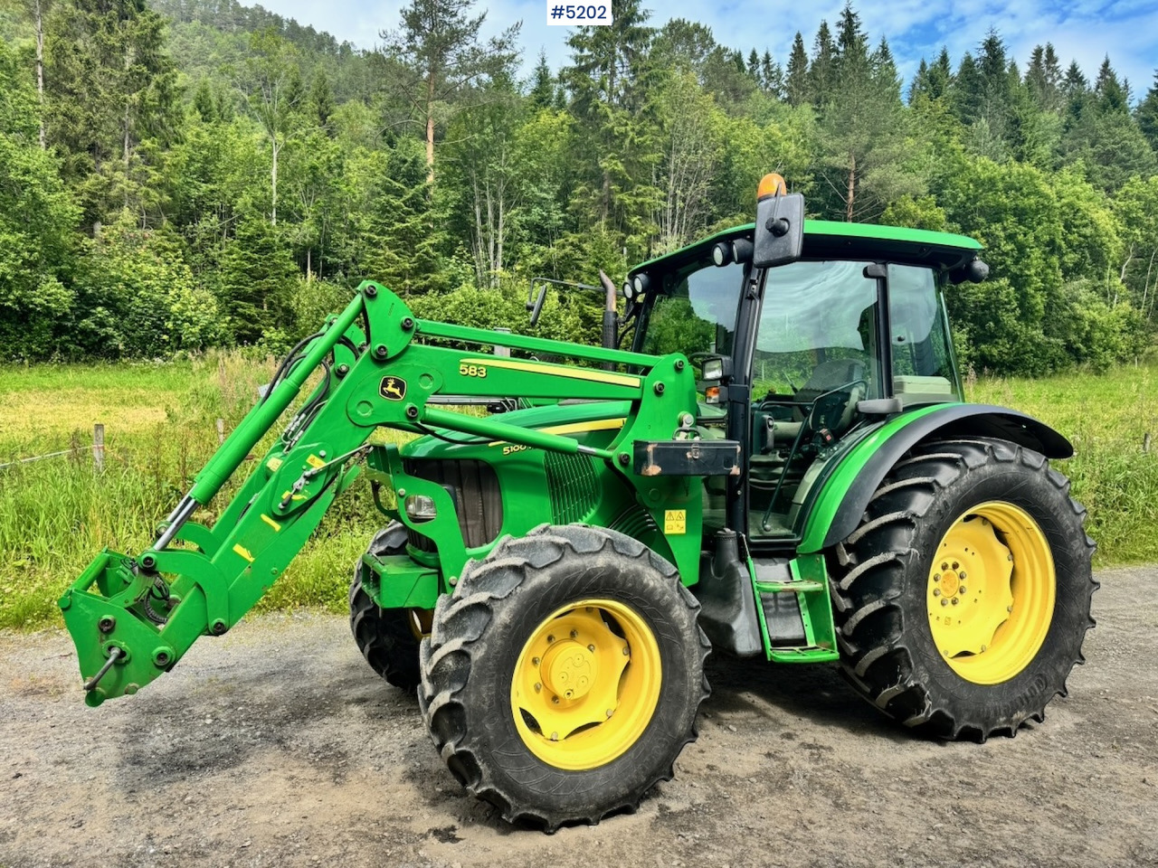 2011 John Deere 5100R 4x4 w/ Front loader and bucket. 2730 hours! - Farm tractor: picture 2 2011 John Deere 5100R 4x4 w/ Front loader and bucket. 2730 hours! - Farm tractor: picture 2