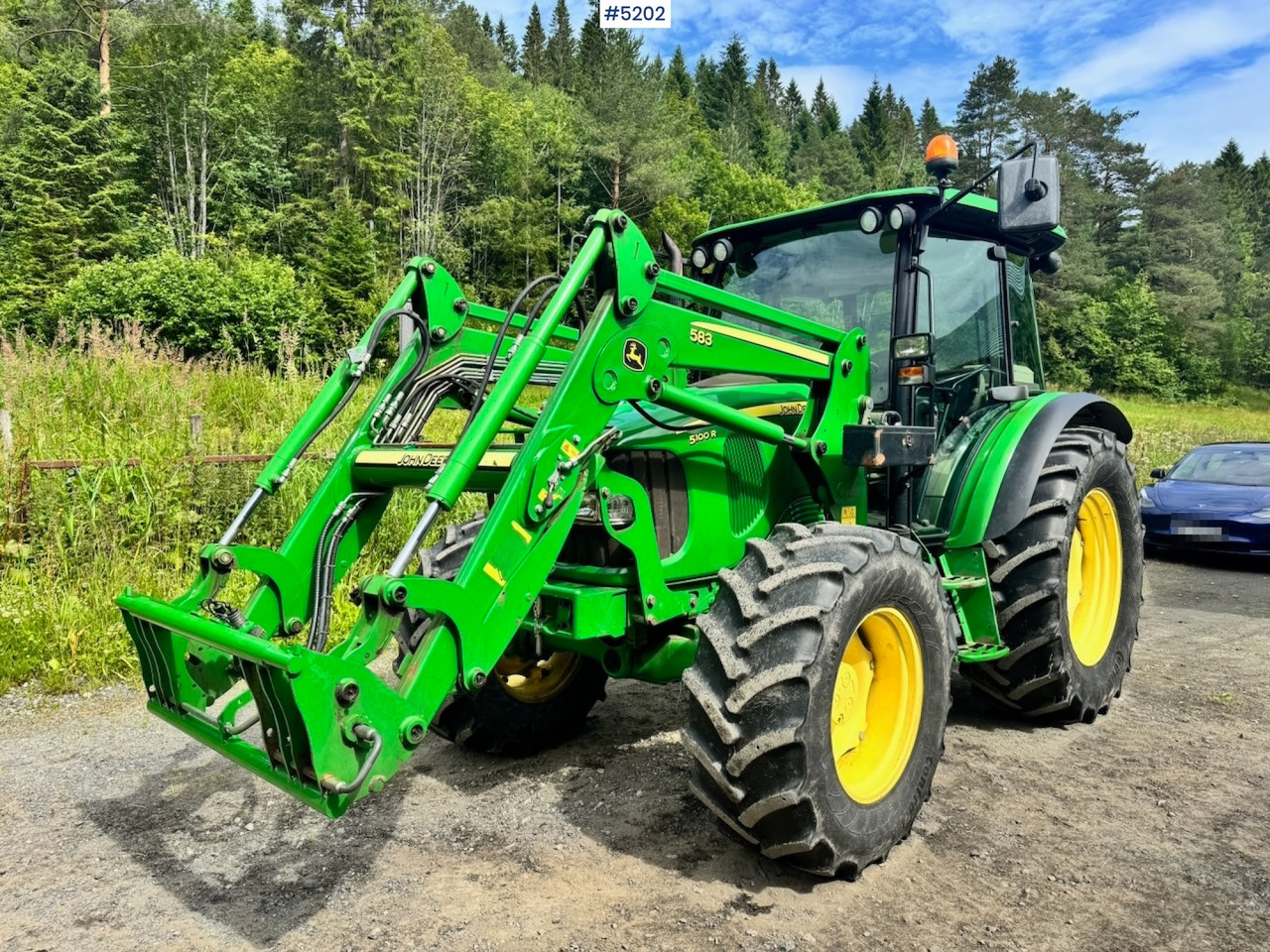 2011 John Deere 5100R 4x4 w/ Front loader and bucket. 2730 hours! - Farm tractor: picture 1 2011 John Deere 5100R 4x4 w/ Front loader and bucket. 2730 hours! - Farm tractor: picture 1