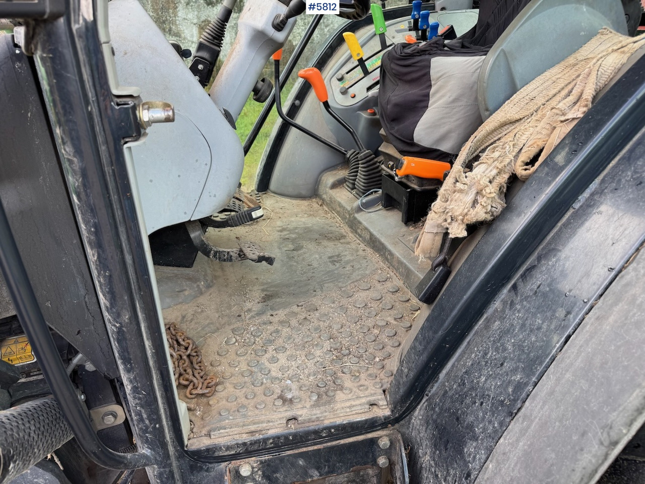 Leasing of  2013 Deutz Fahr Agroplus 410 DT w/ front loader. 2013 Deutz Fahr Agroplus 410 DT w/ front loader.: picture 17