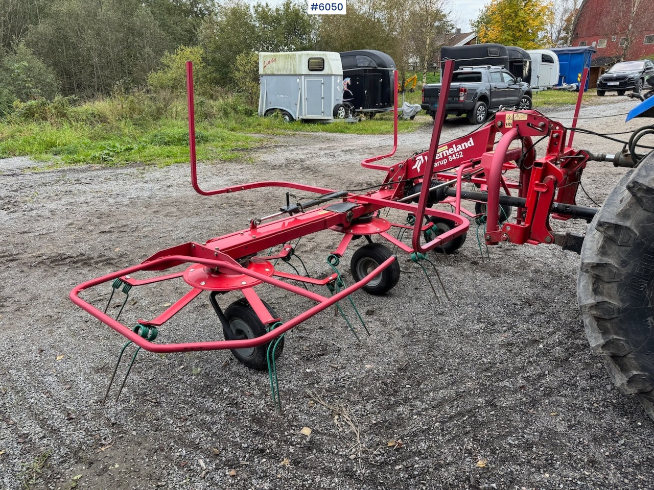 2014 Kverneland Taarup 8452 Spreader harrow. - Hay and forage equipment: picture 4 2014 Kverneland Taarup 8452 Spreader harrow. - Hay and forage equipment: picture 4