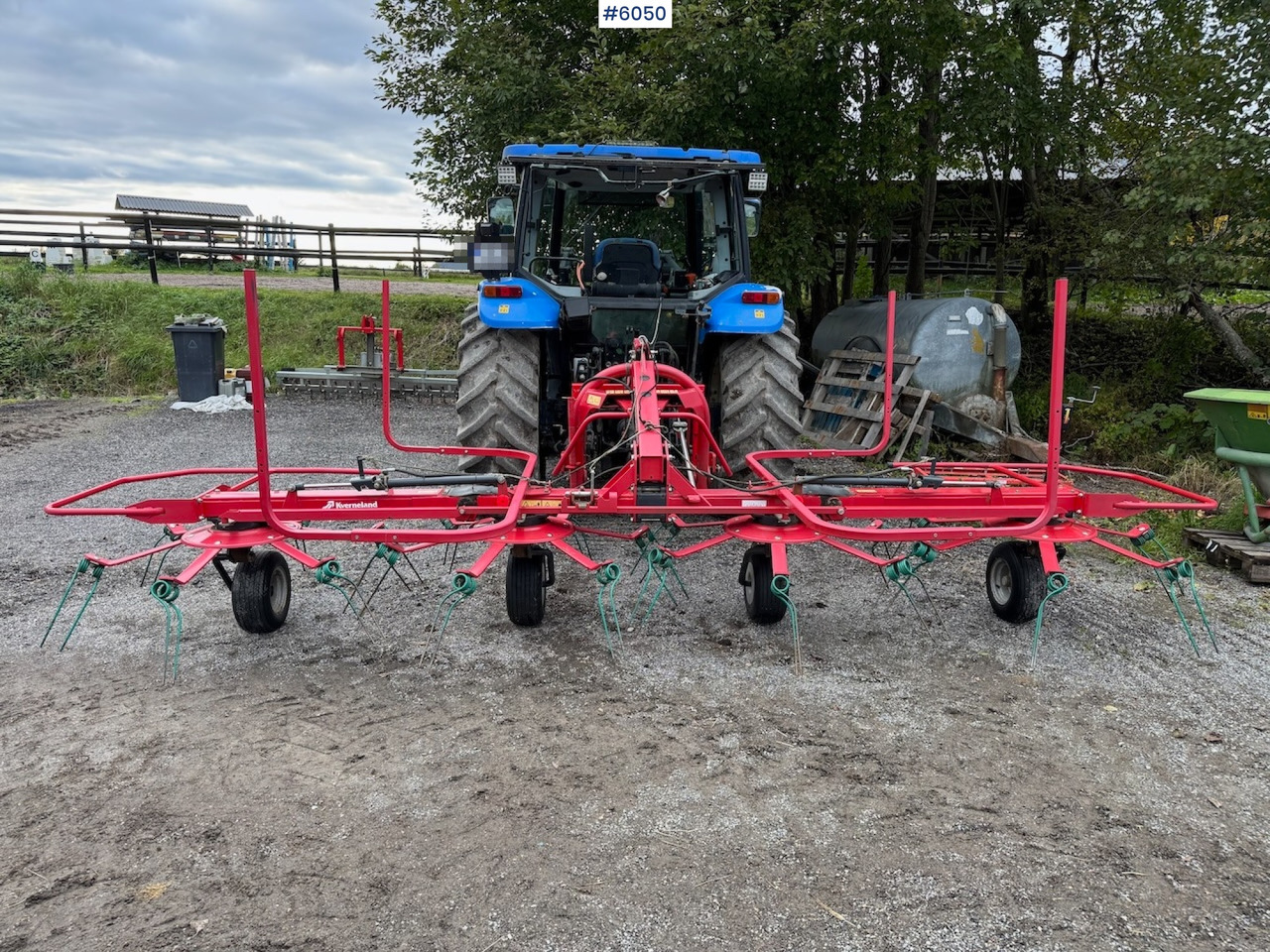 2014 Kverneland Taarup 8452 Spreader harrow. - Hay and forage equipment: picture 1 2014 Kverneland Taarup 8452 Spreader harrow. - Hay and forage equipment: picture 1