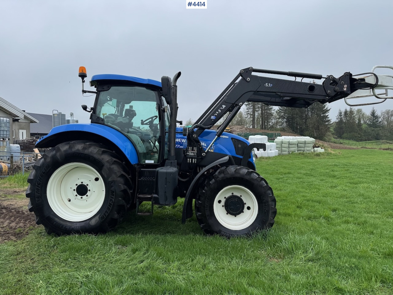 2015 New Holland T7.185 Auto Command w/Front Loader - Farm tractor: picture 3 2015 New Holland T7.185 Auto Command w/Front Loader - Farm tractor: picture 3
