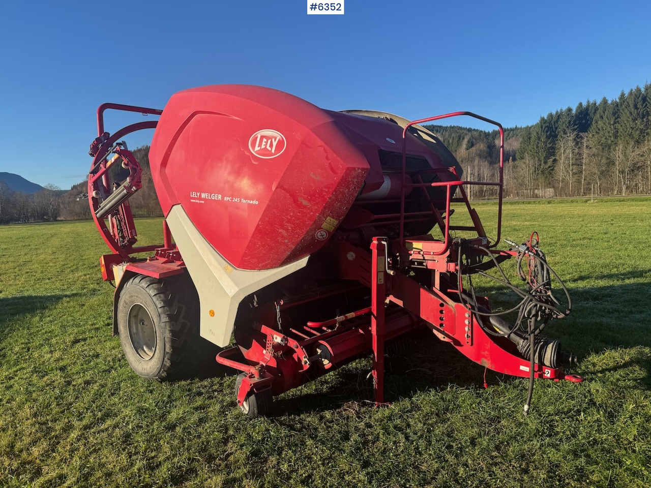 2017 Lely Welger RPC 245 Tornado combi baler. Partial rep. object - Hay and forage equipment: picture 1 2017 Lely Welger RPC 245 Tornado combi baler. Partial rep. object - Hay and forage equipment: picture 1