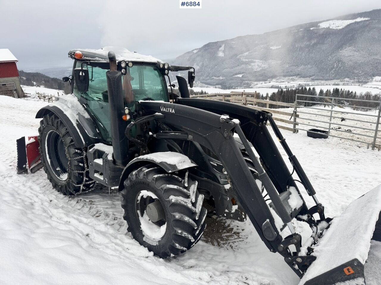 2018 Valtra T234 w/ Front loader, front hydraulics, front PTO and TwinTrac - Farm tractor: picture 3 2018 Valtra T234 w/ Front loader, front hydraulics, front PTO and TwinTrac - Farm tractor: picture 3