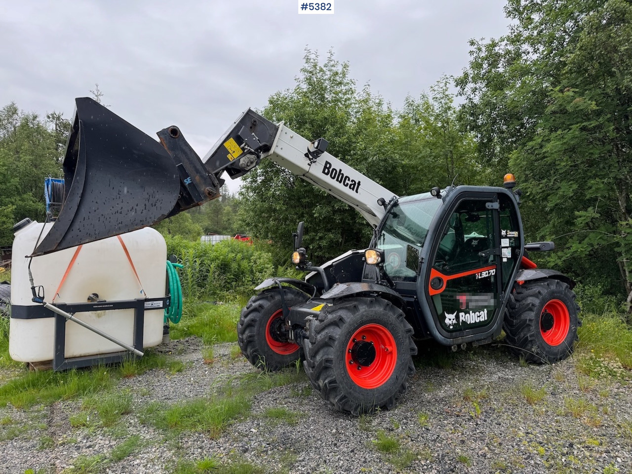 2021 Bobcat TL30.70DB m/ bucket, pallet fork and 4 chains. - Forklift: picture 1 2021 Bobcat TL30.70DB m/ bucket, pallet fork and 4 chains. - Forklift: picture 1