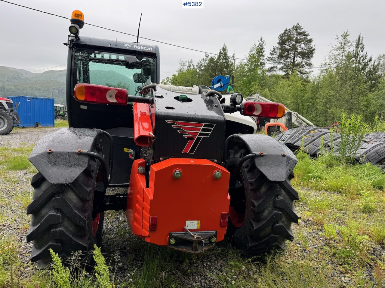 2021 Bobcat TL30.70DB m/ bucket, pallet fork and 4 chains. - Forklift: picture 5 2021 Bobcat TL30.70DB m/ bucket, pallet fork and 4 chains. - Forklift: picture 5