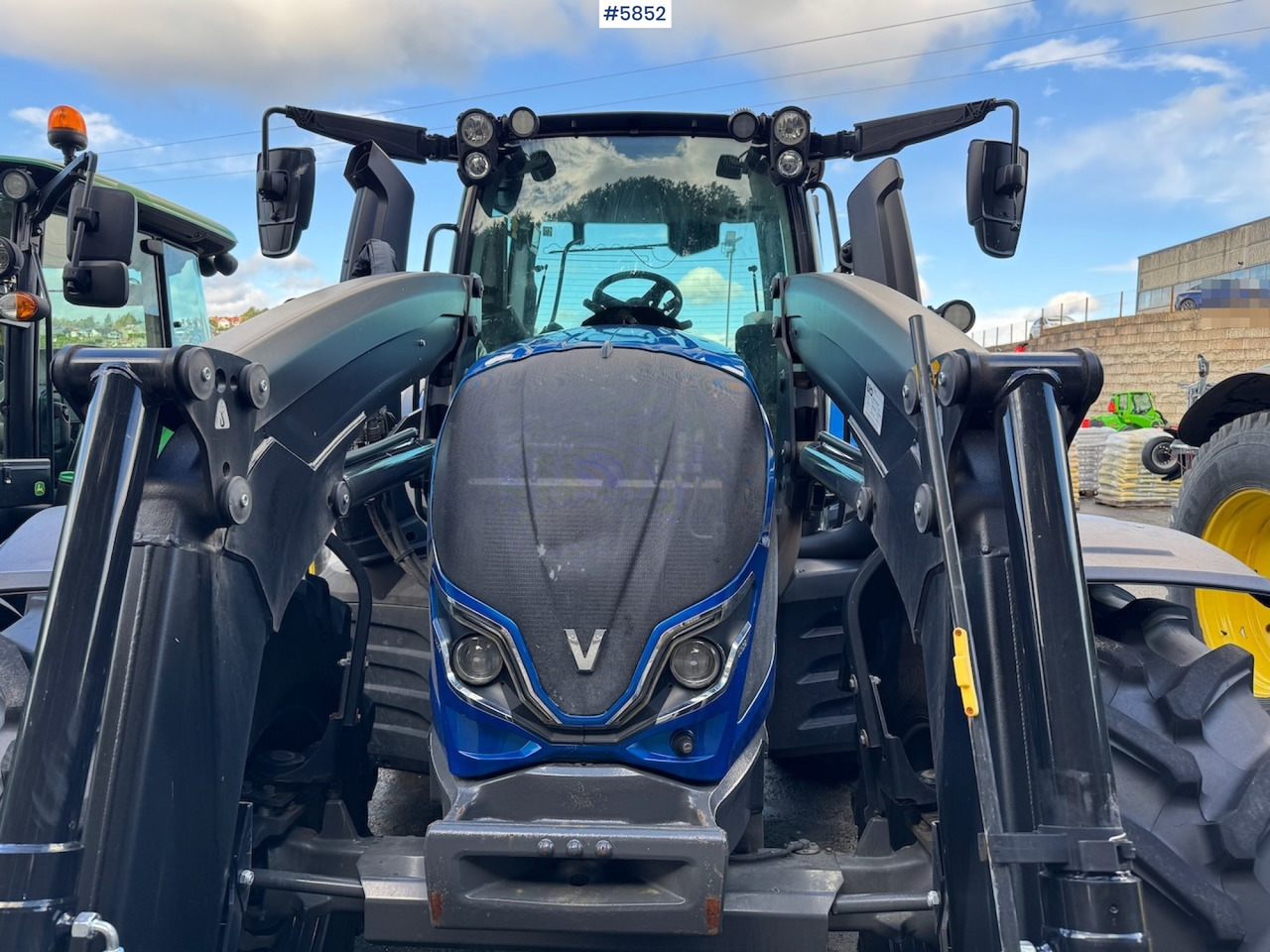 2022 Valtra N175 w/ front loader. - Farm tractor: picture 3 2022 Valtra N175 w/ front loader. - Farm tractor: picture 3